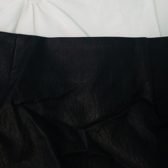 Forever21 Leather skirt with stars size M Black - Picture 5 of 5
